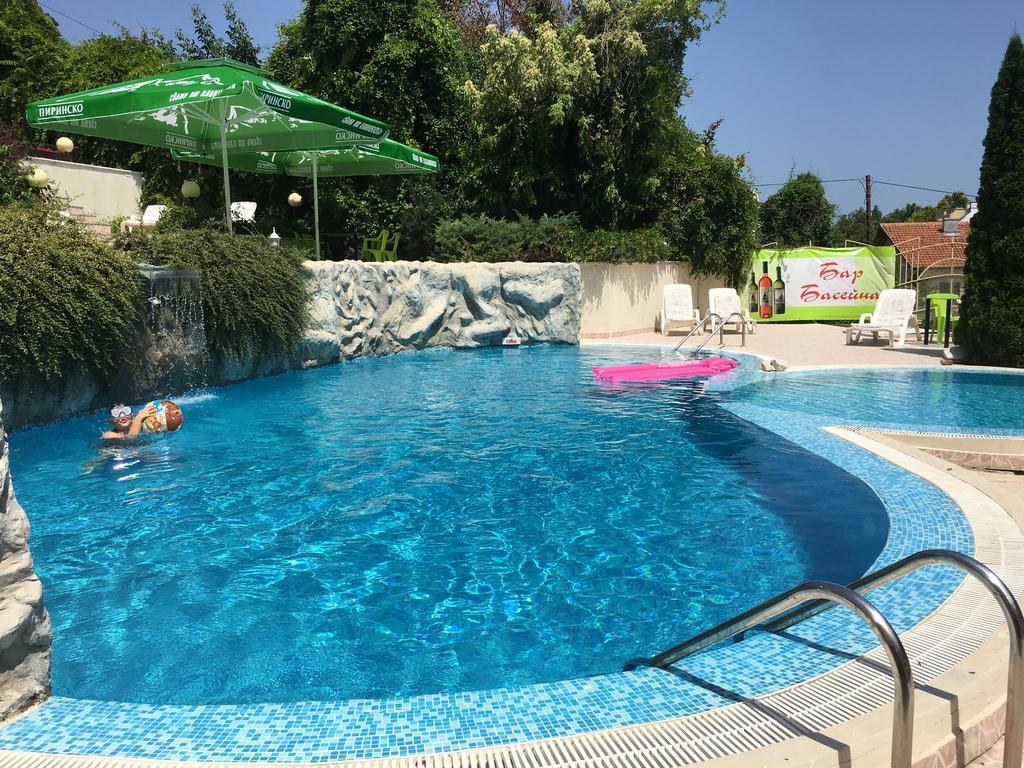 Hotel Brilliance Varna Exterior photo